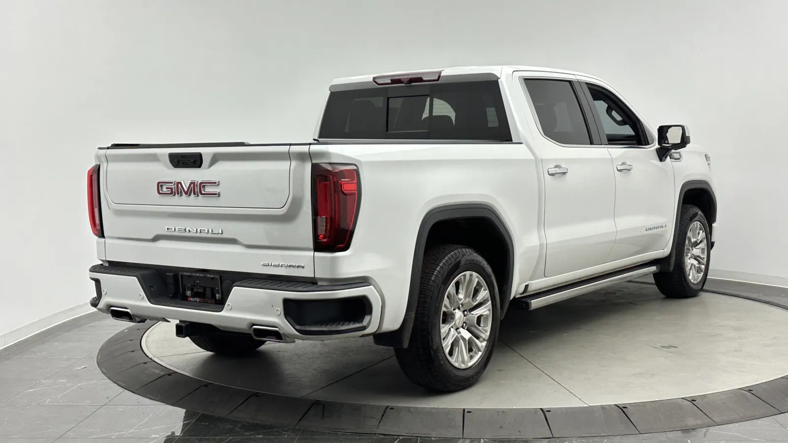 GMC Sierra photo 8