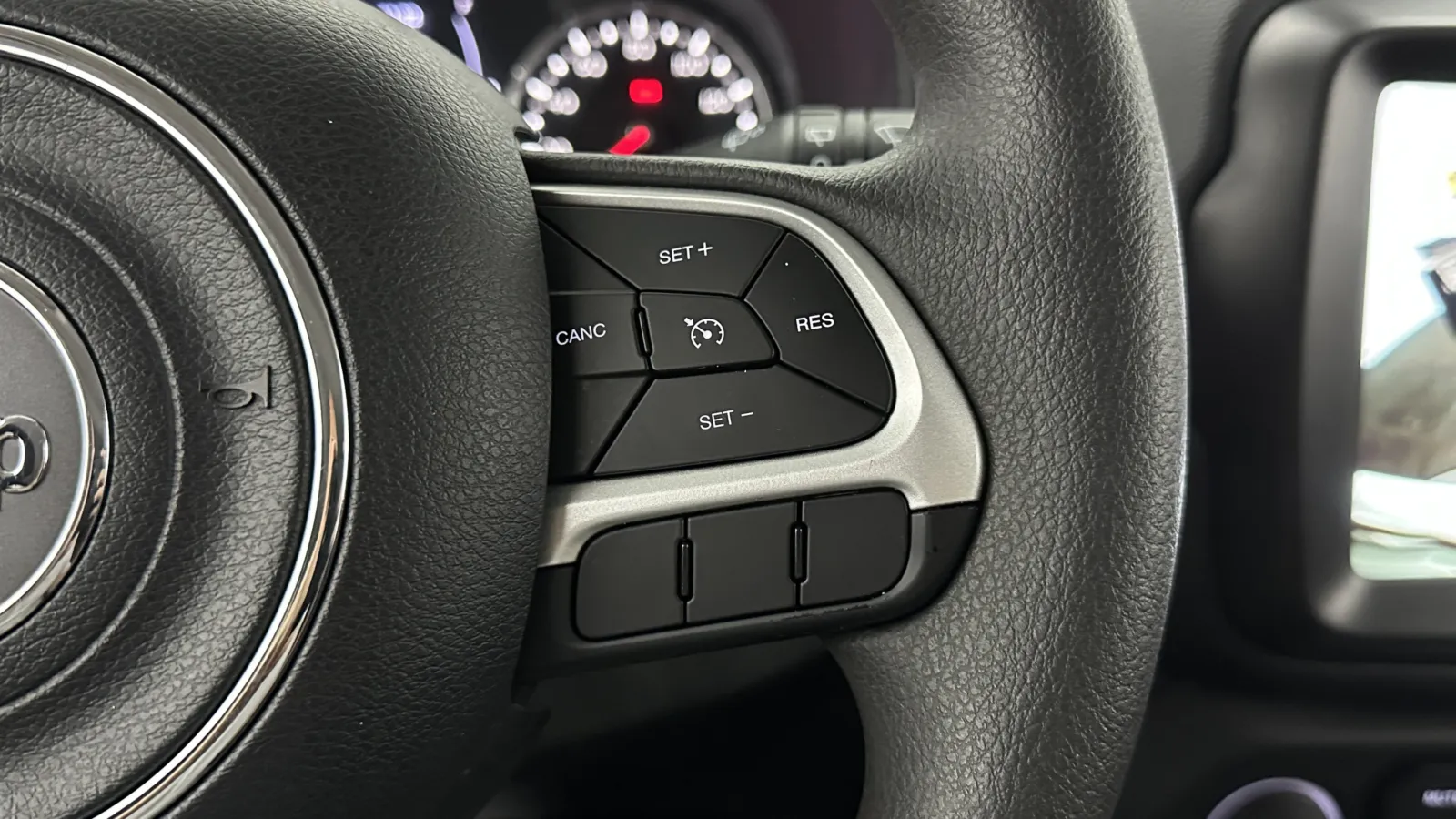 Jeep Renegade photo 21