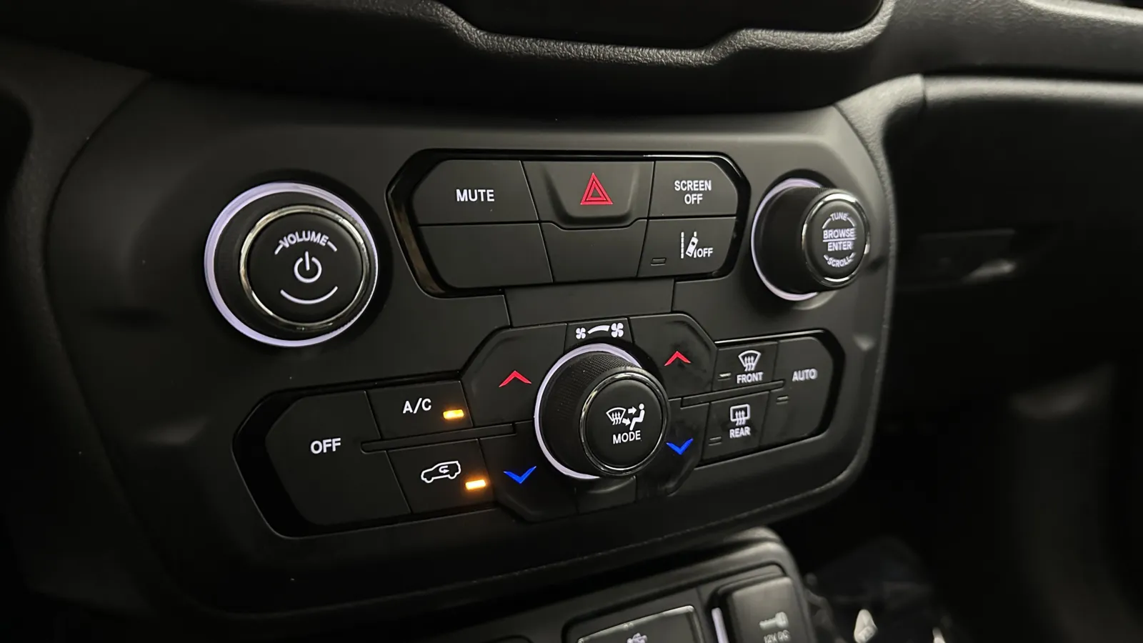 Jeep Renegade photo 17