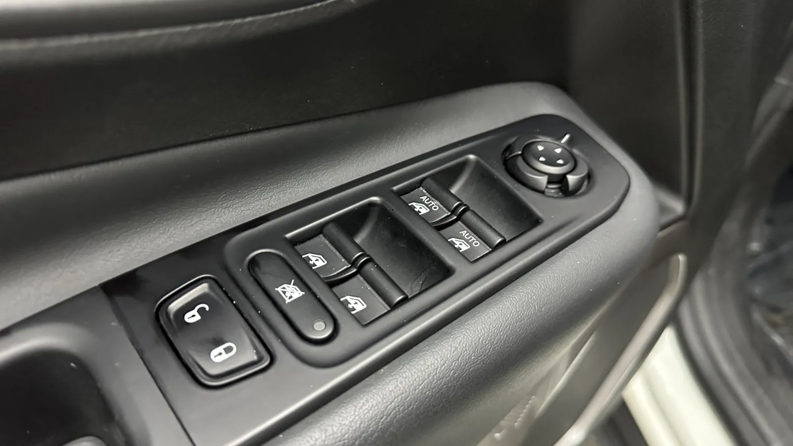 Jeep Renegade photo 13