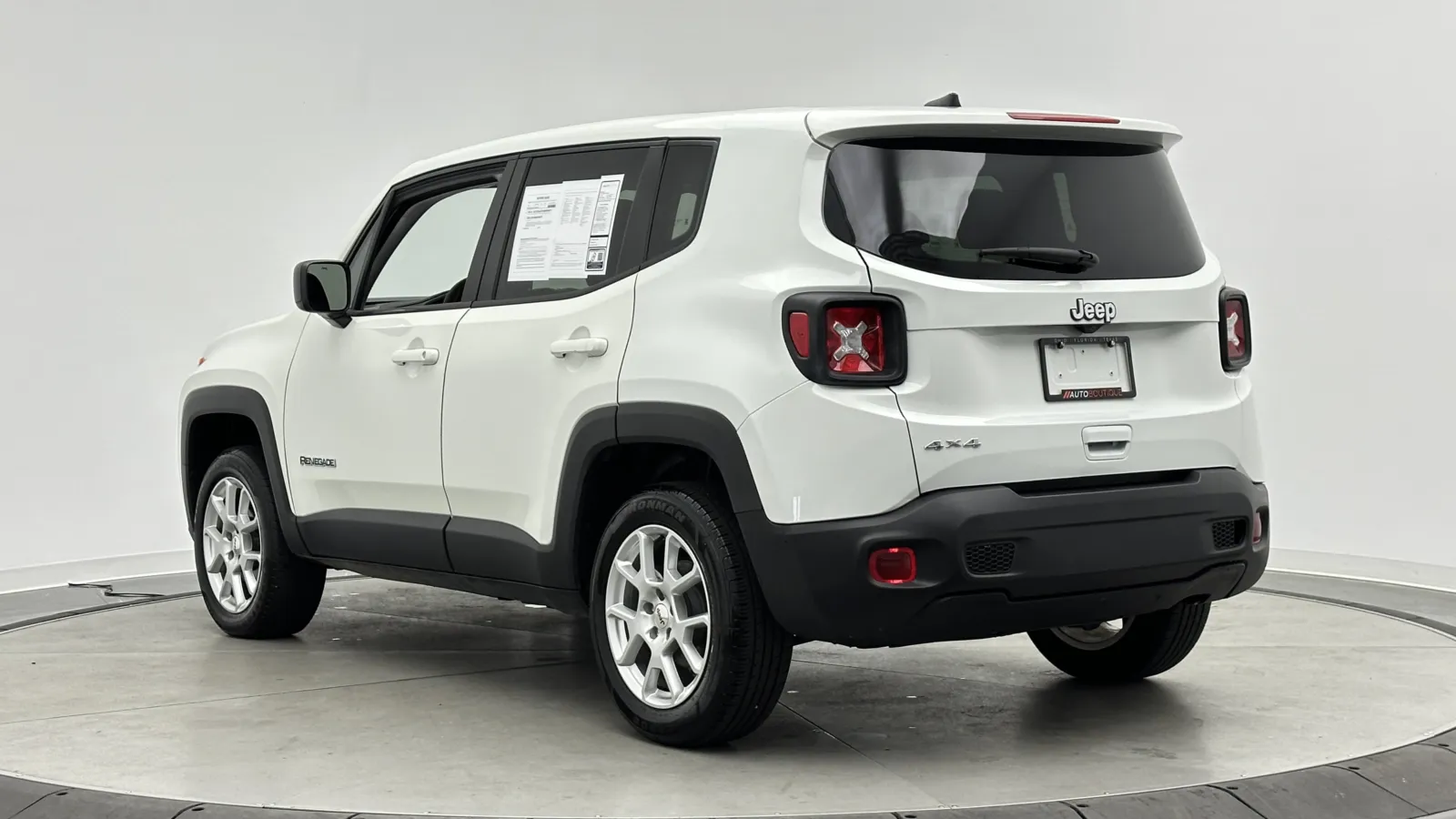 Jeep Renegade photo 6
