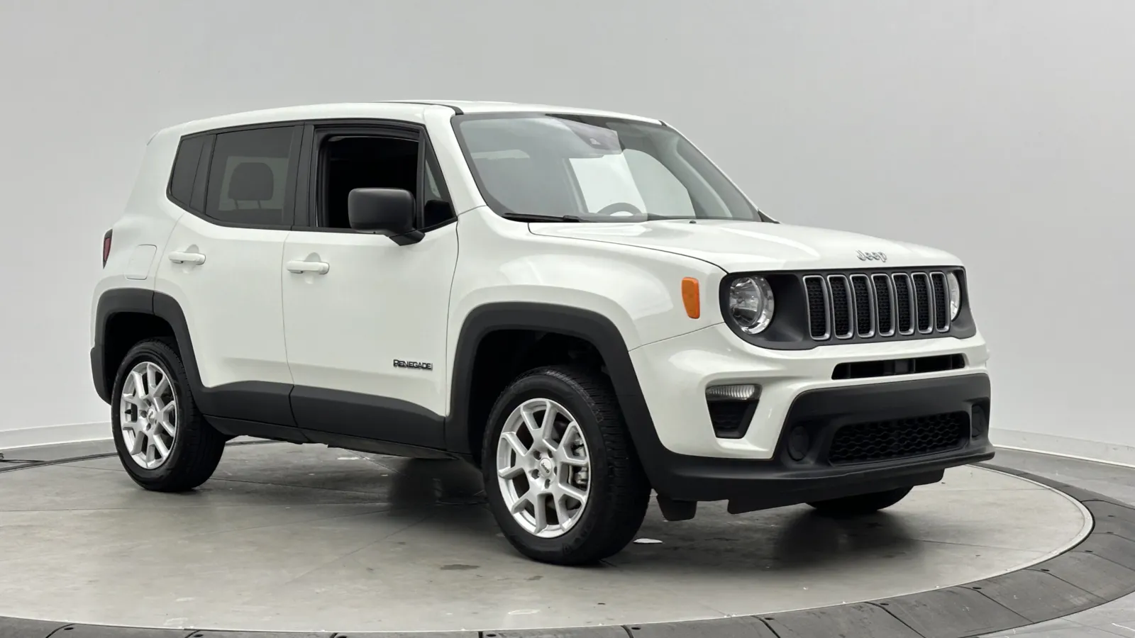 Jeep Renegade photo 3