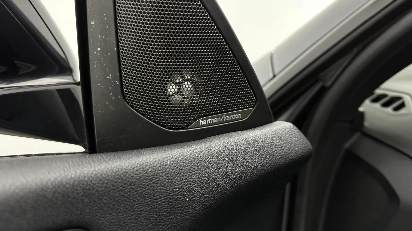 BMW 2 Series photo 16
