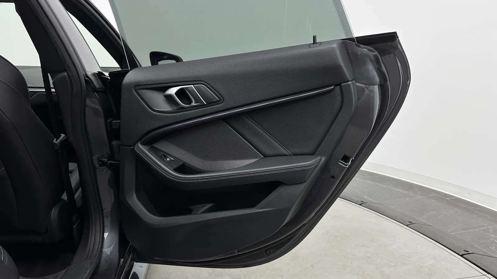 BMW 2 Series photo 32