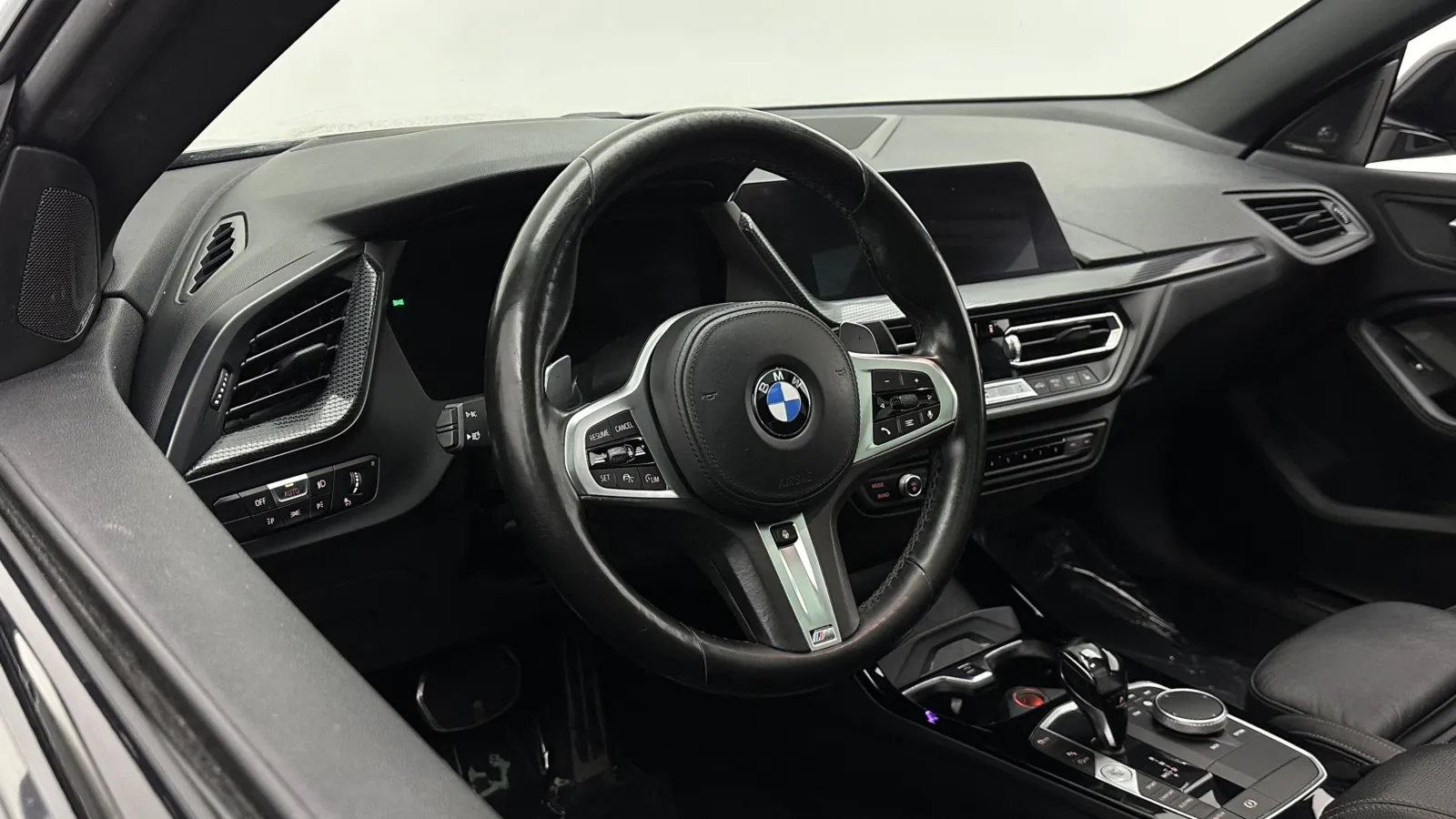 BMW 2 Series photo 11