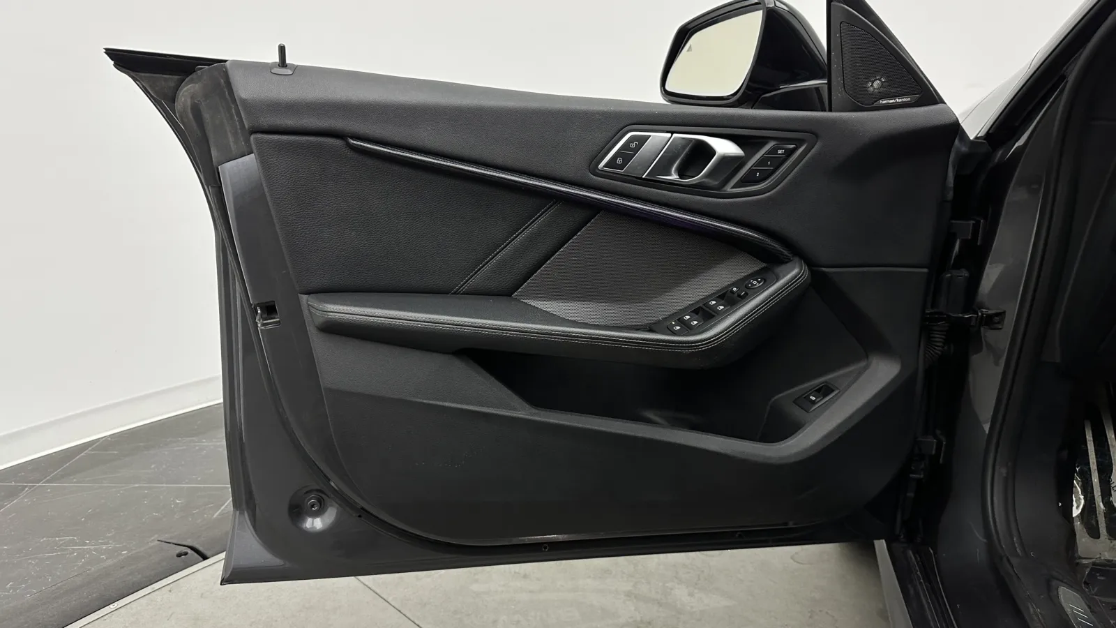 BMW 2 Series photo 12
