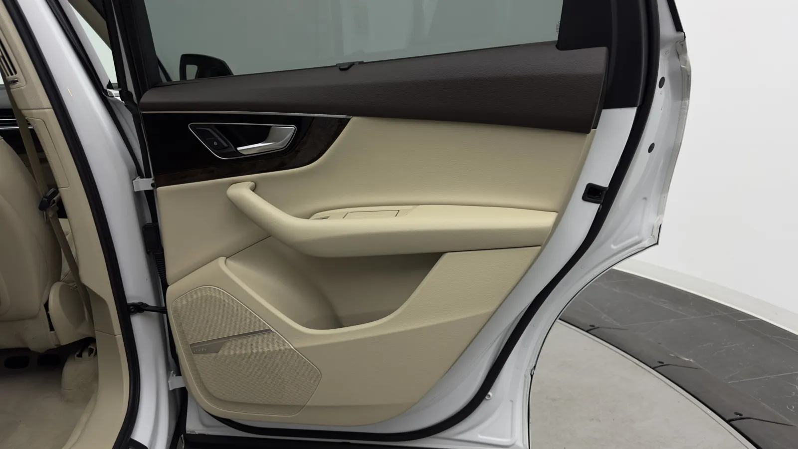 Audi Q7 photo 36