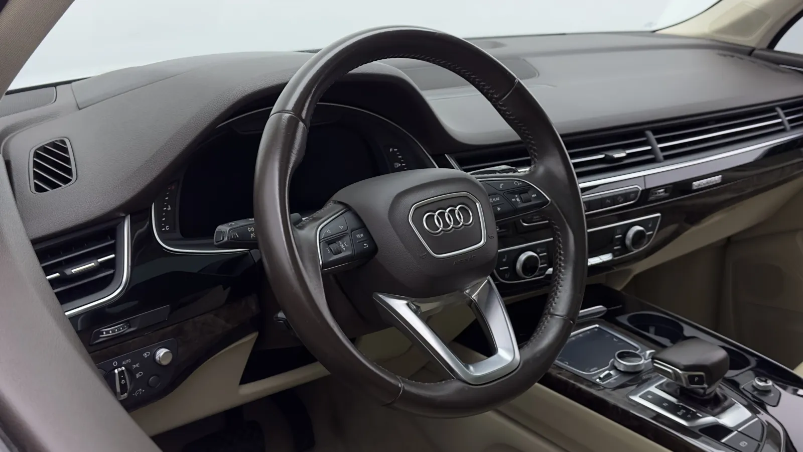 Audi Q7 photo 9