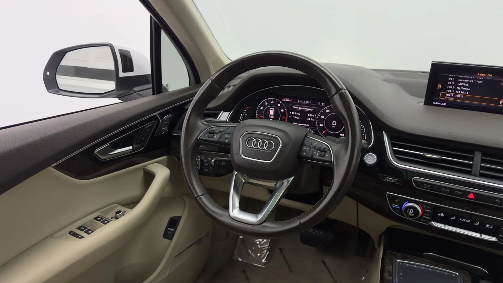 Audi Q7 photo 30