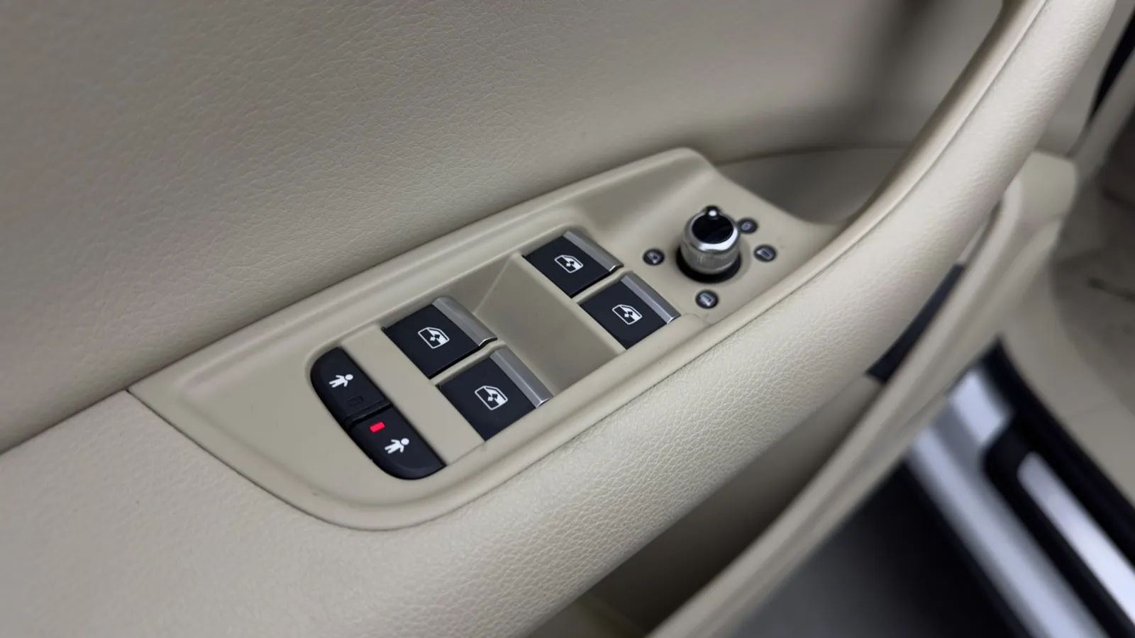 Audi Q7 photo 12