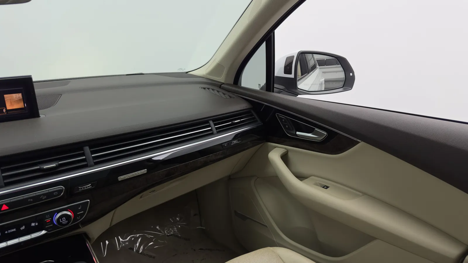 Audi Q7 photo 32
