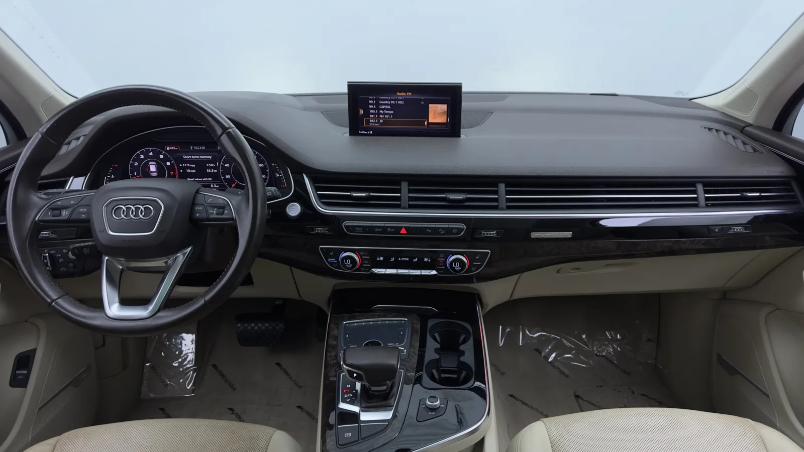 Audi Q7 photo 31
