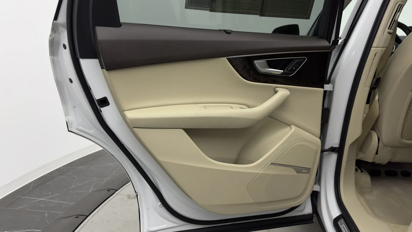 Audi Q7 photo 27