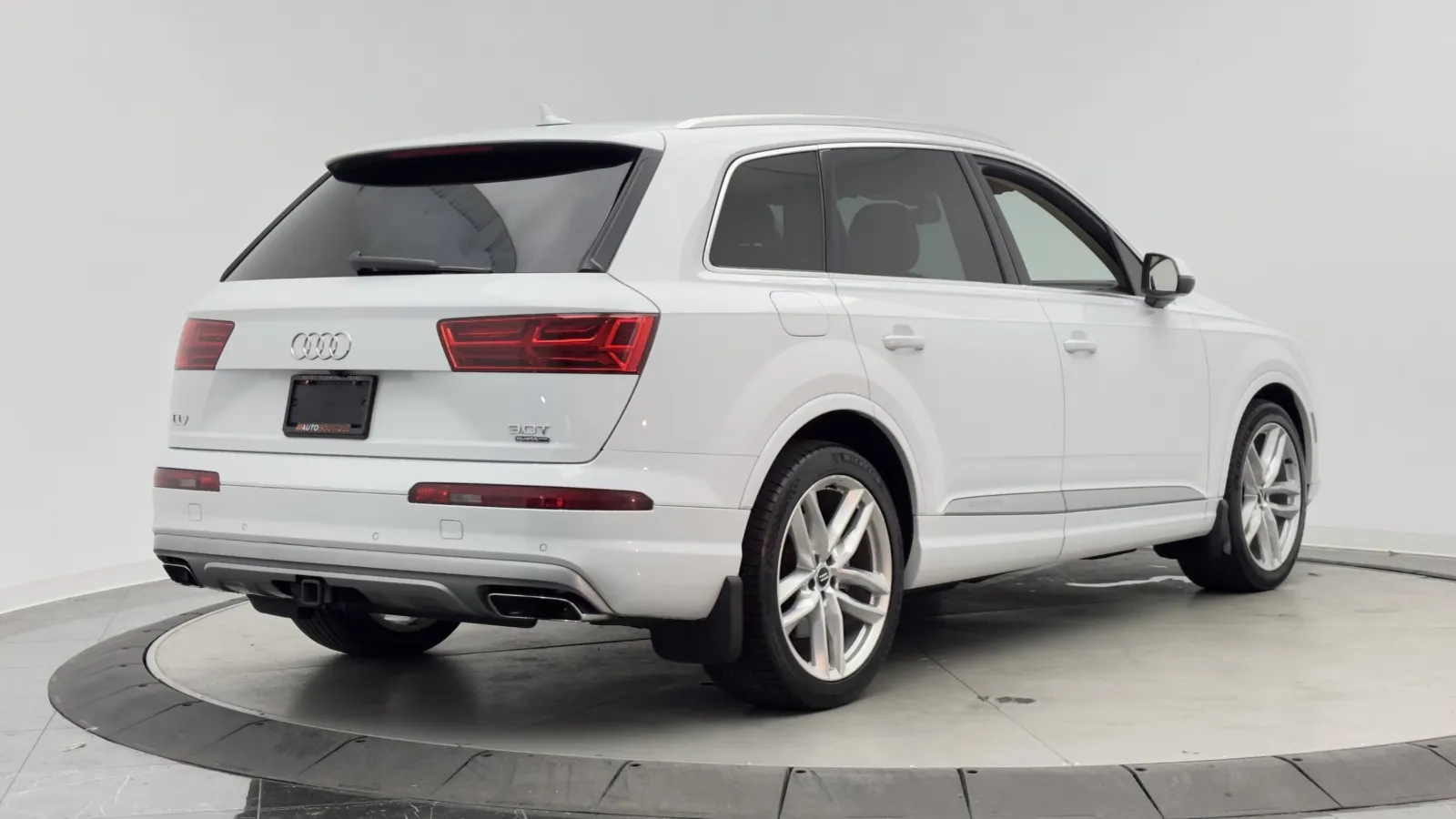 Audi Q7 photo 8