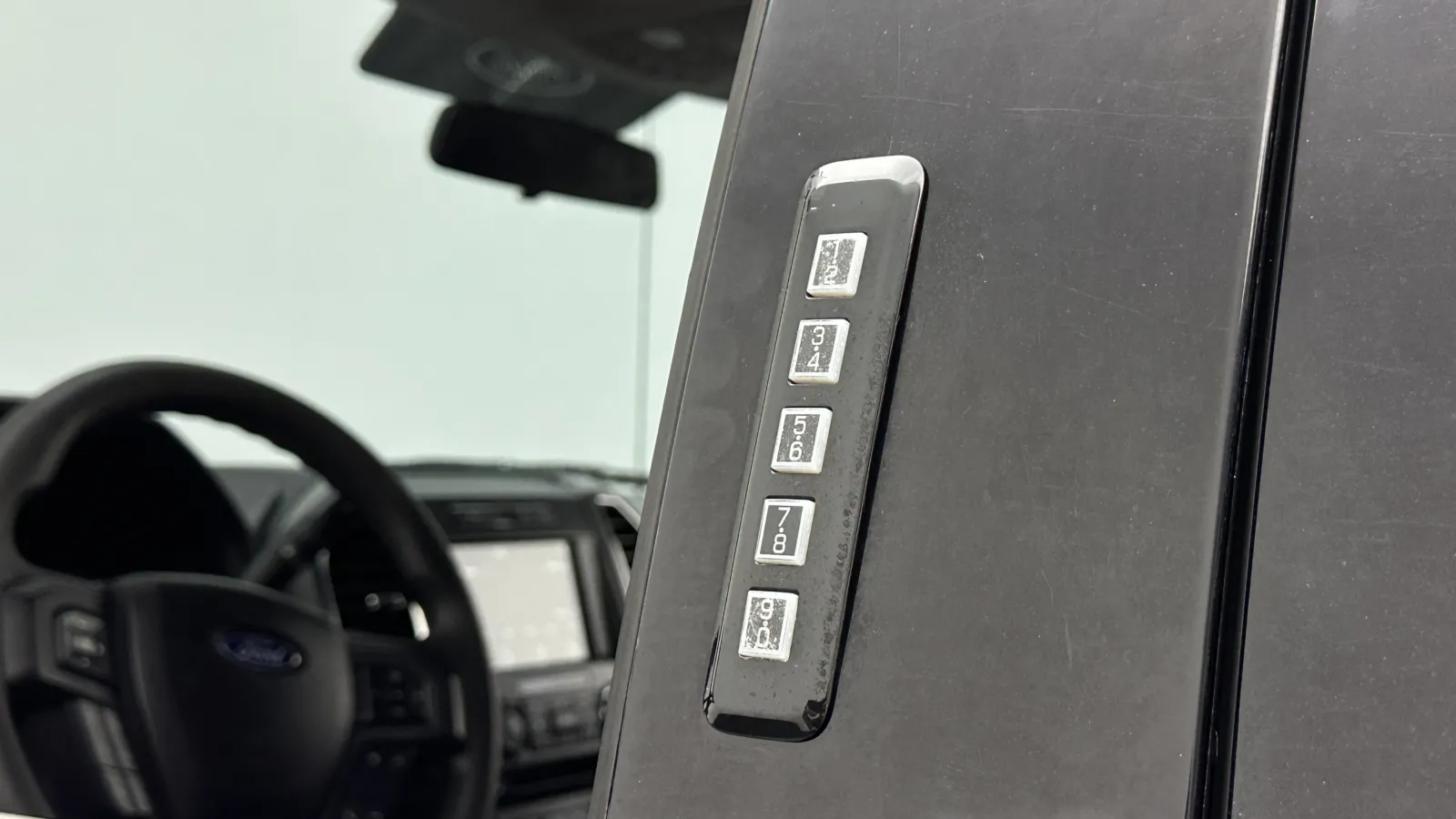 Ford F-250 photo 9