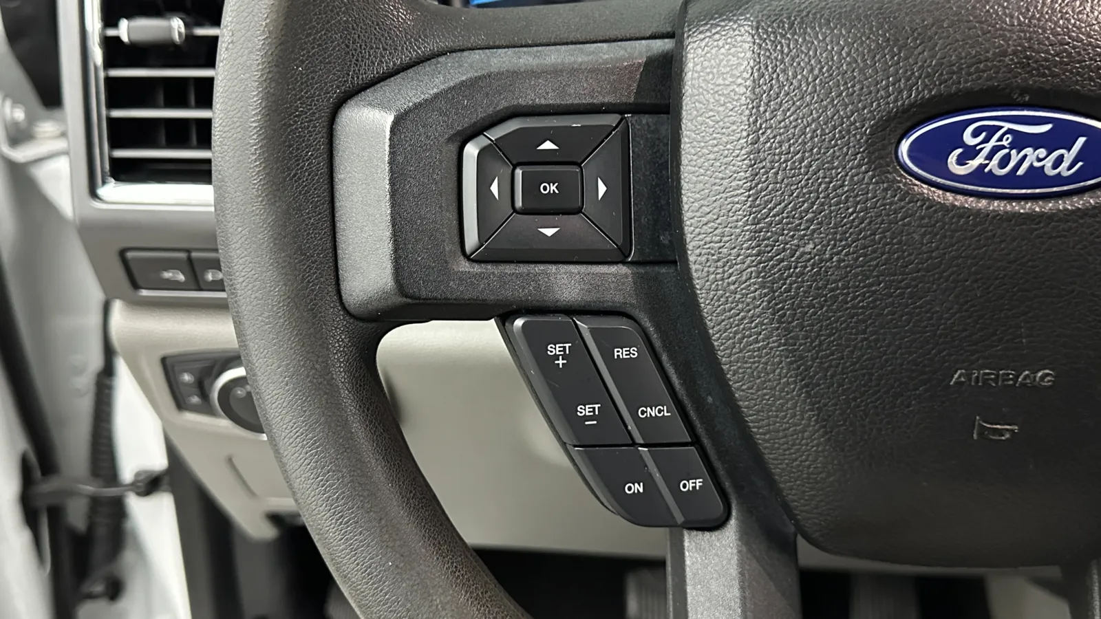Ford F-250 photo 23