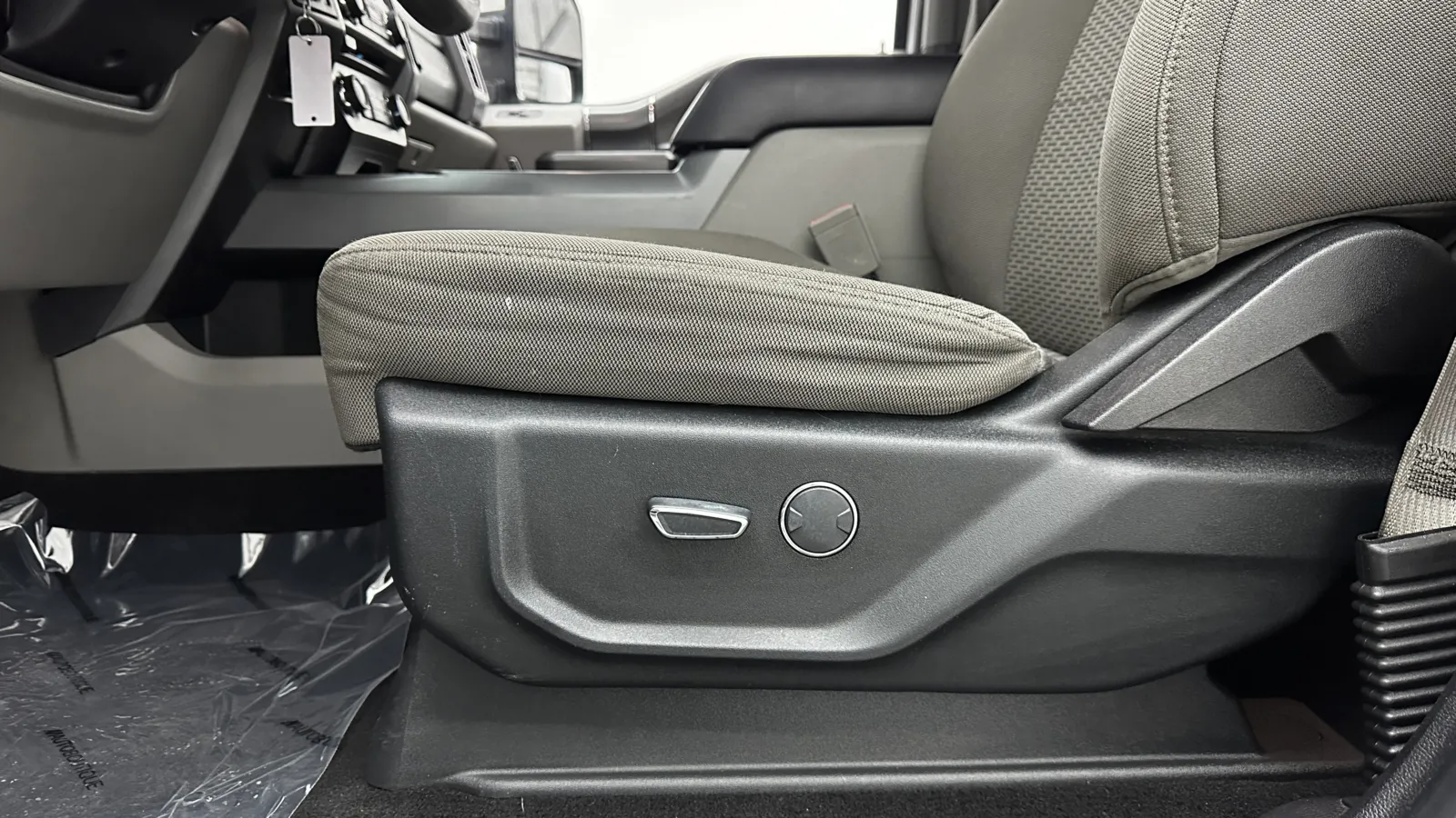 Ford F-250 photo 14