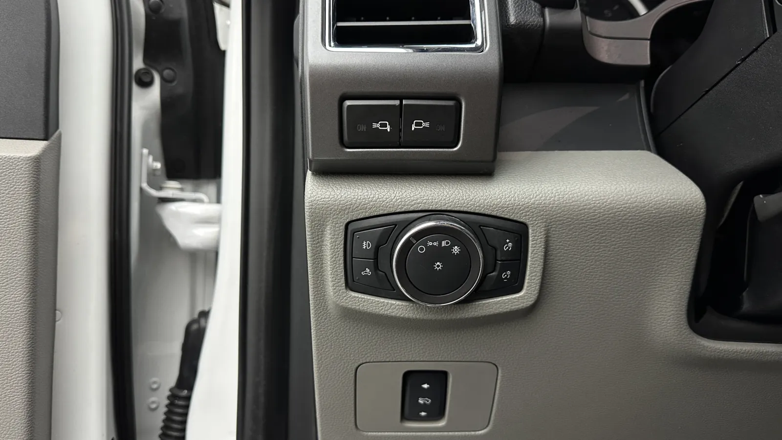 Ford F-250 photo 16