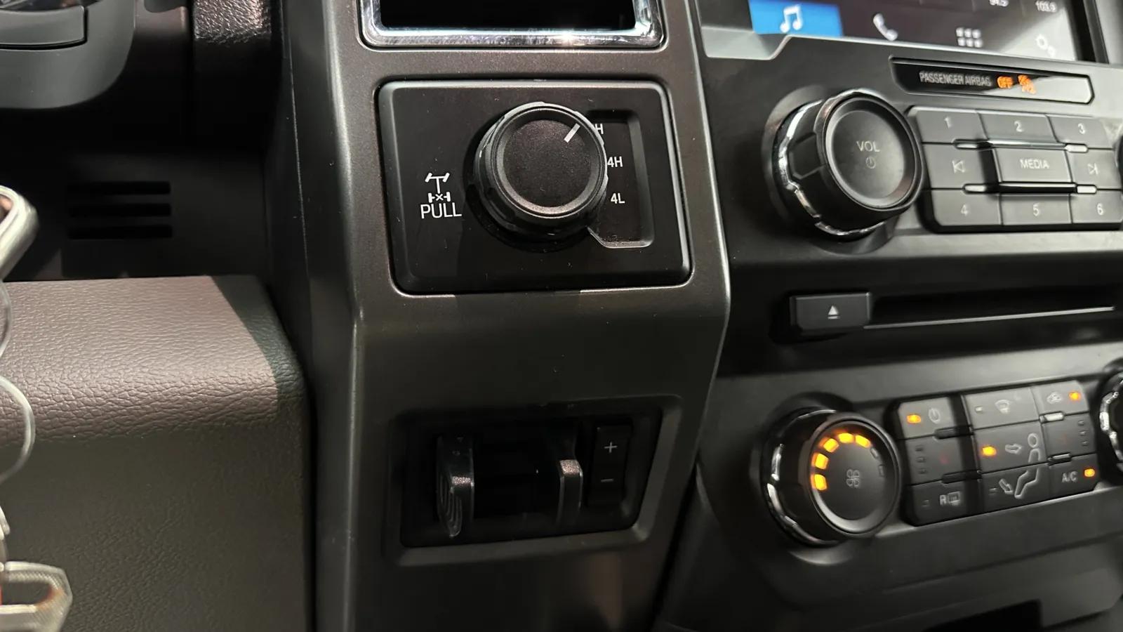 Ford F-250 photo 19