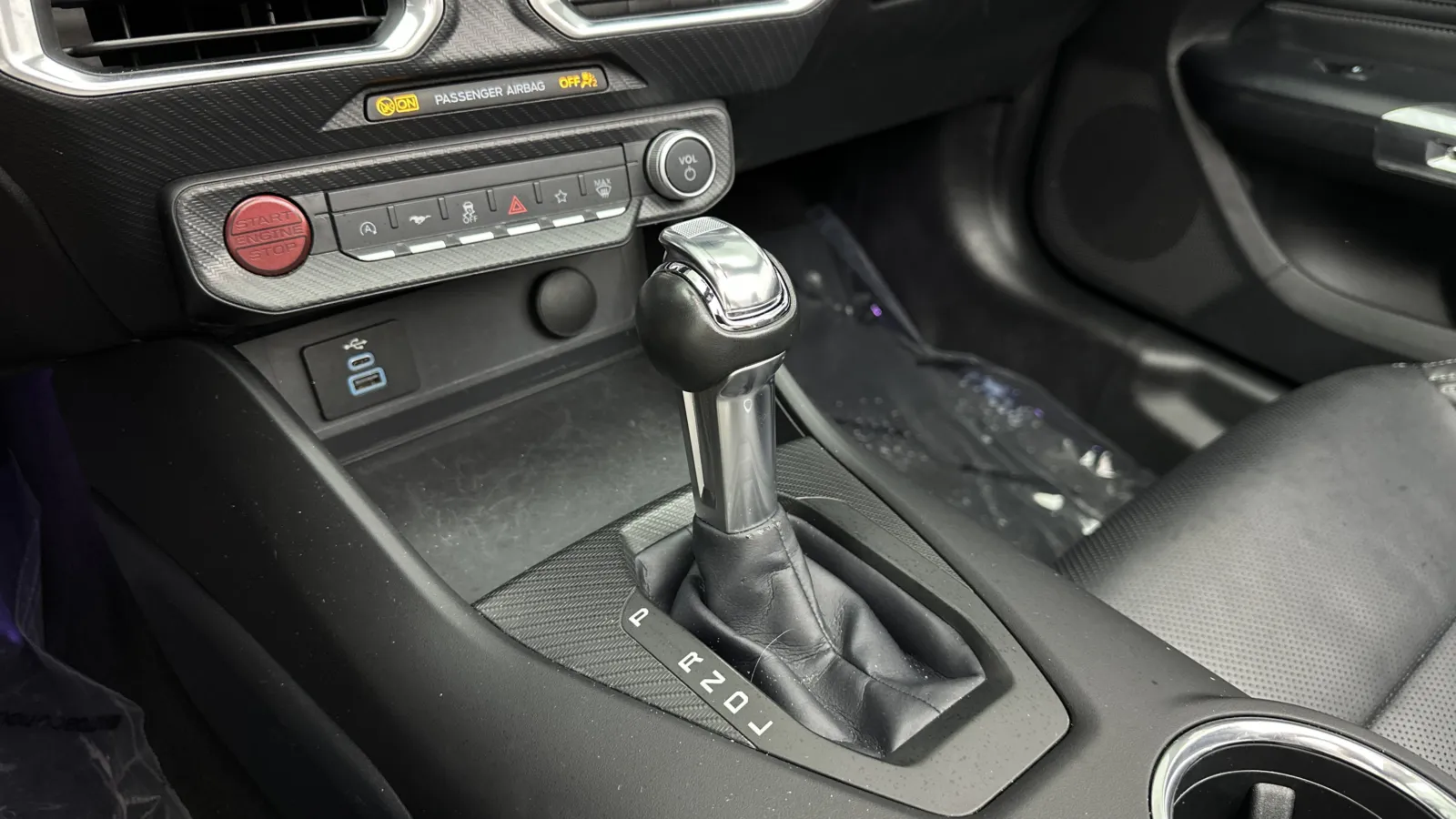 Ford Mustang photo 16