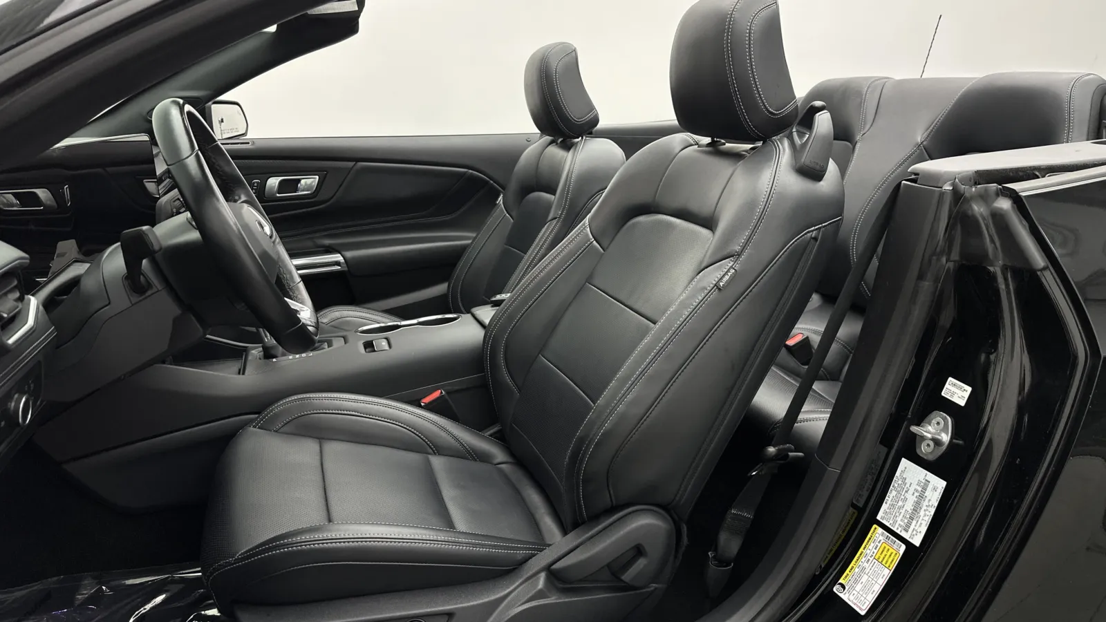Ford Mustang photo 14
