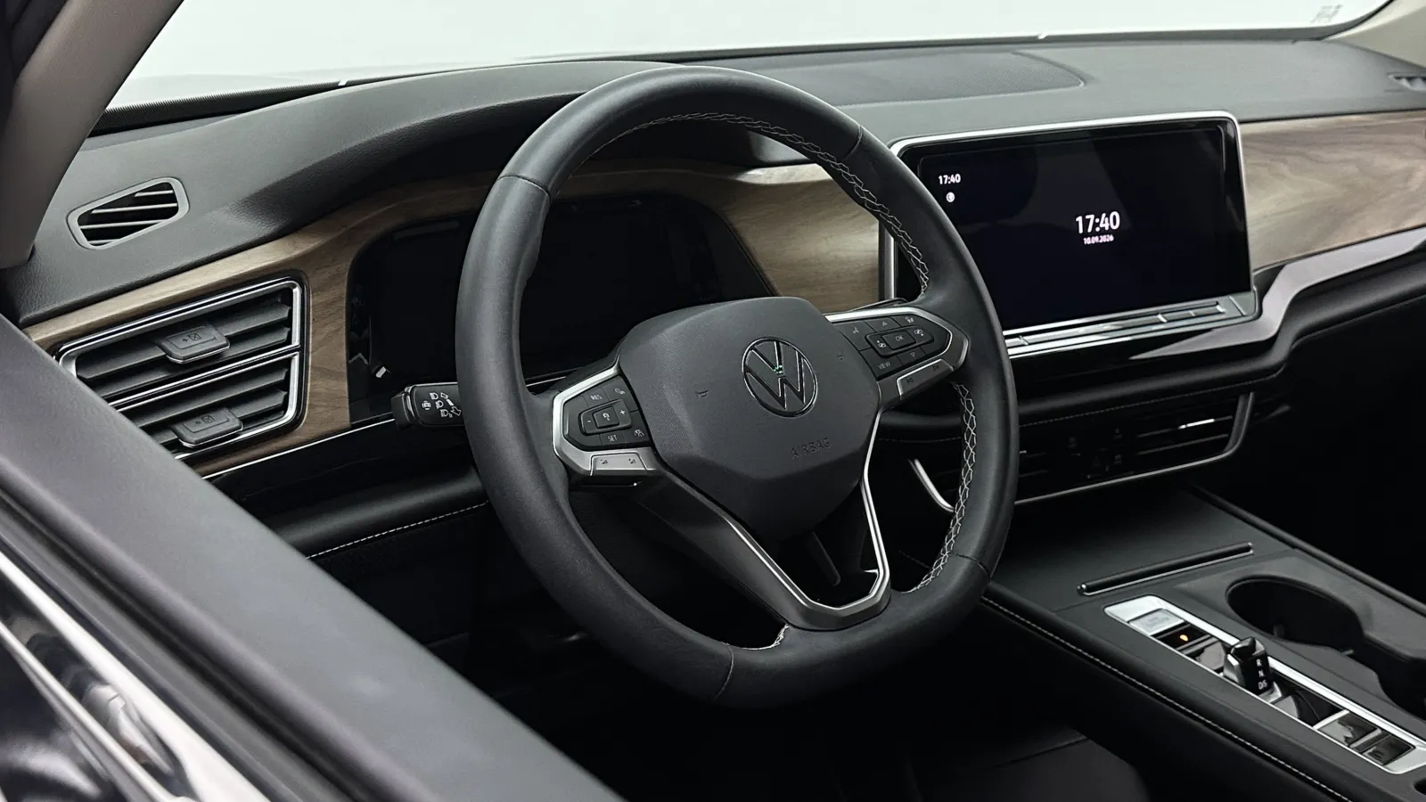 Volkswagen Atlas photo 8
