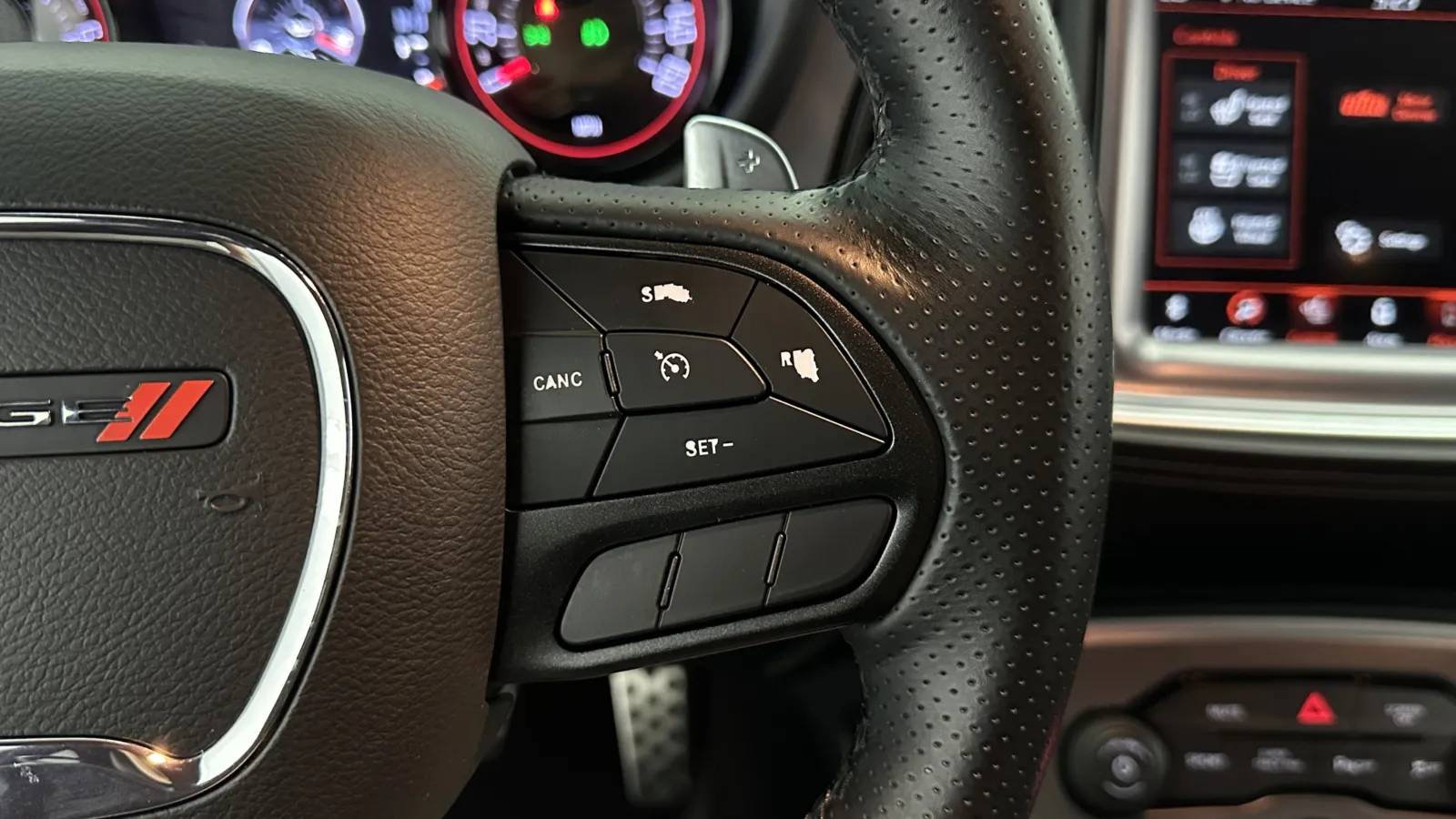Dodge Challenger photo 22