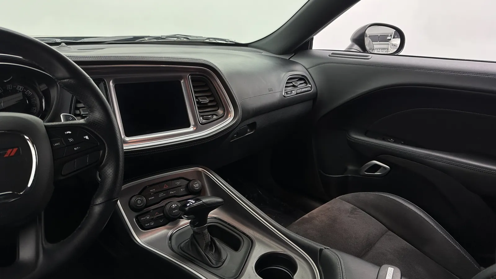 Dodge Challenger photo 25