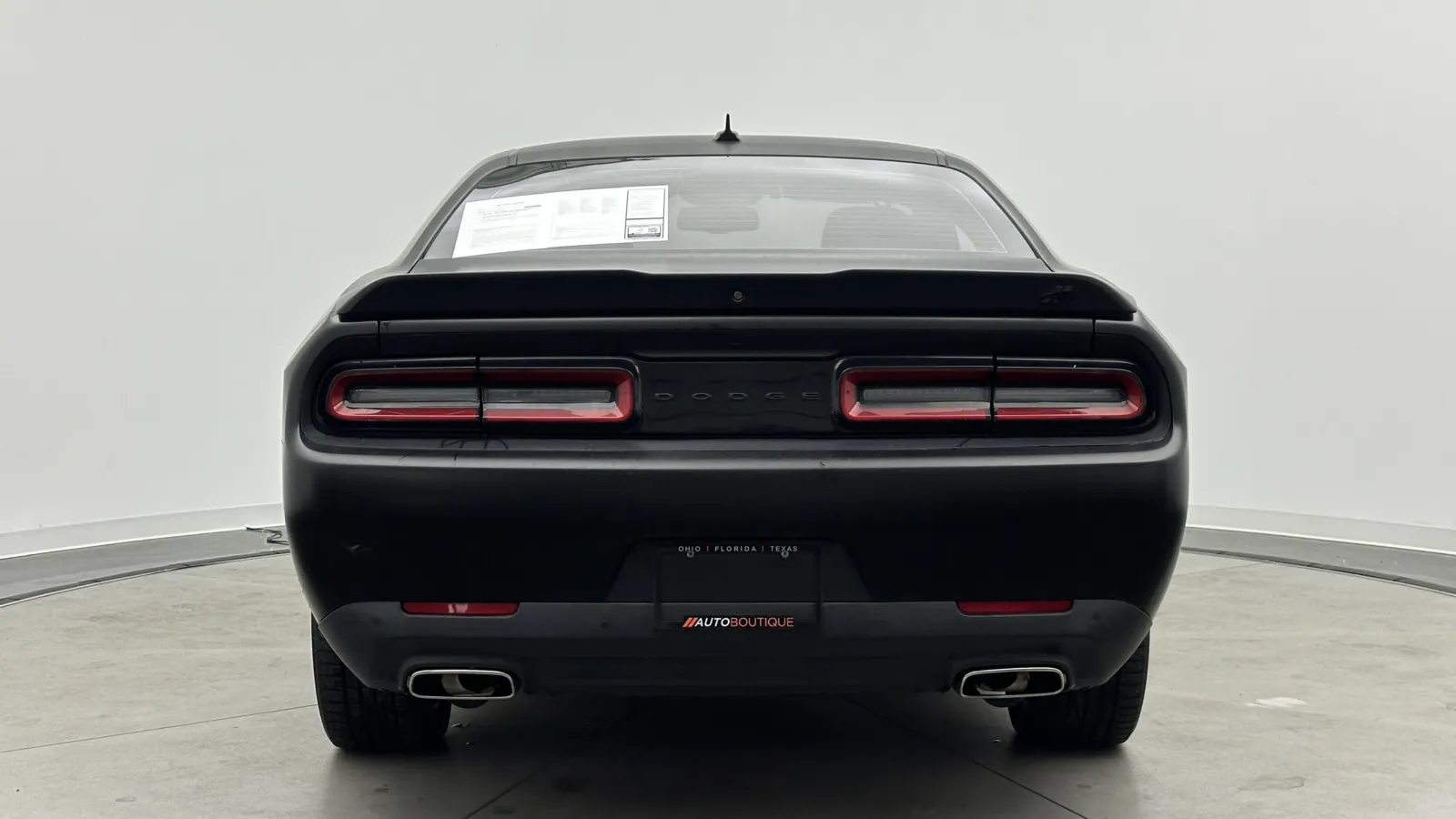 Dodge Challenger photo 6