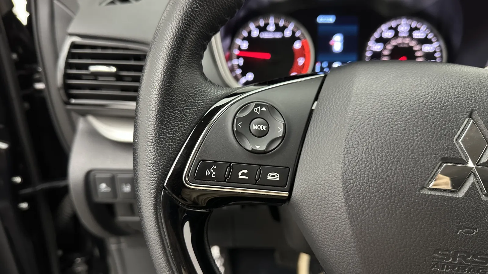 Mitsubishi Eclipse Cross photo 16