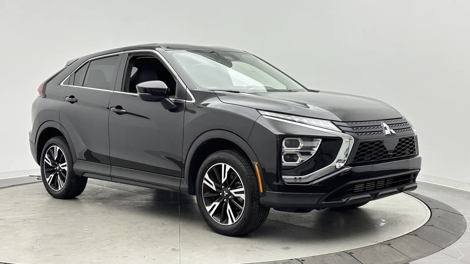 Mitsubishi Eclipse Cross photo 3