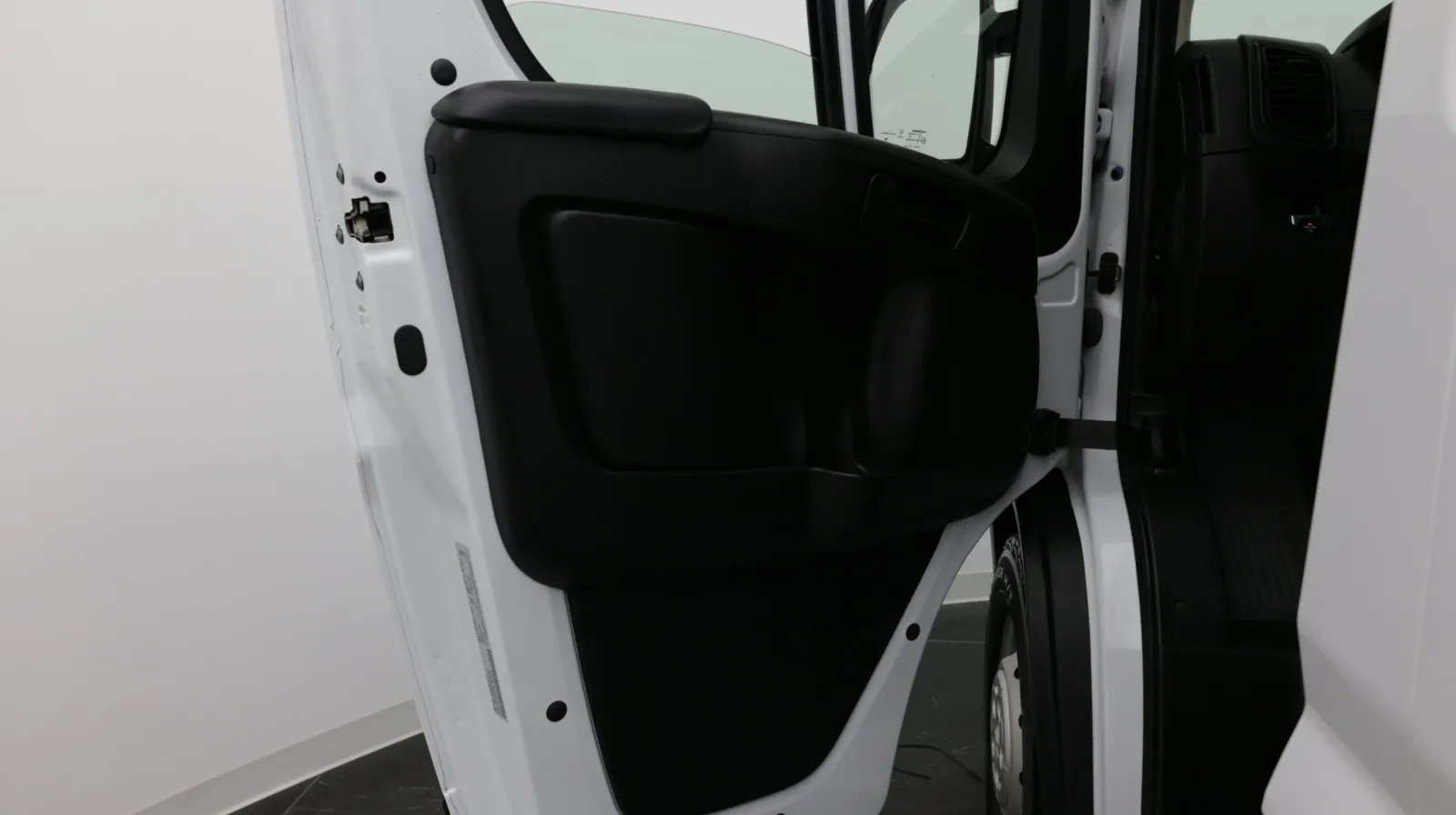 Ram Cargo Van photo 8