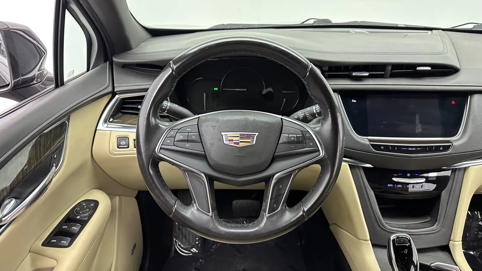 Cadillac XT5 photo 30