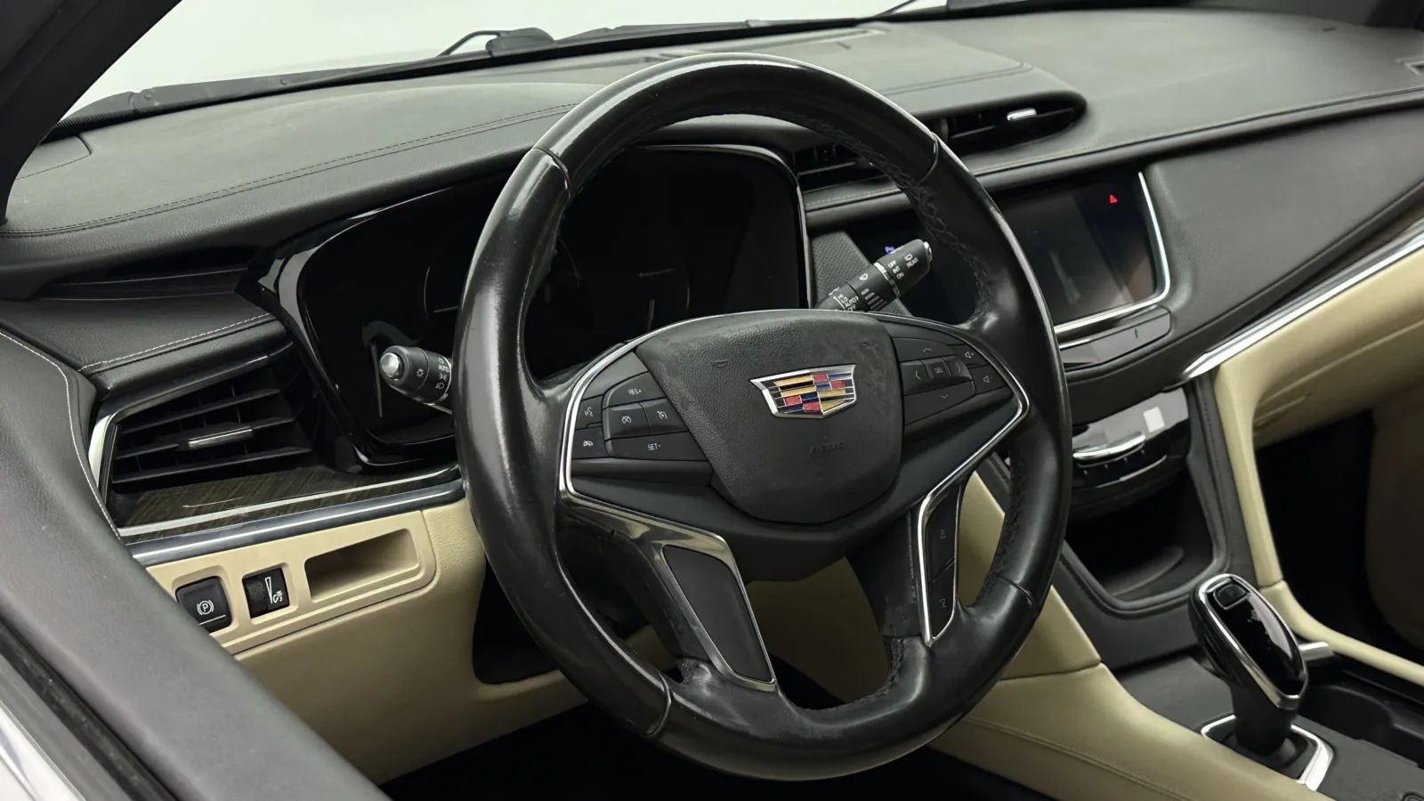 Cadillac XT5 photo 8