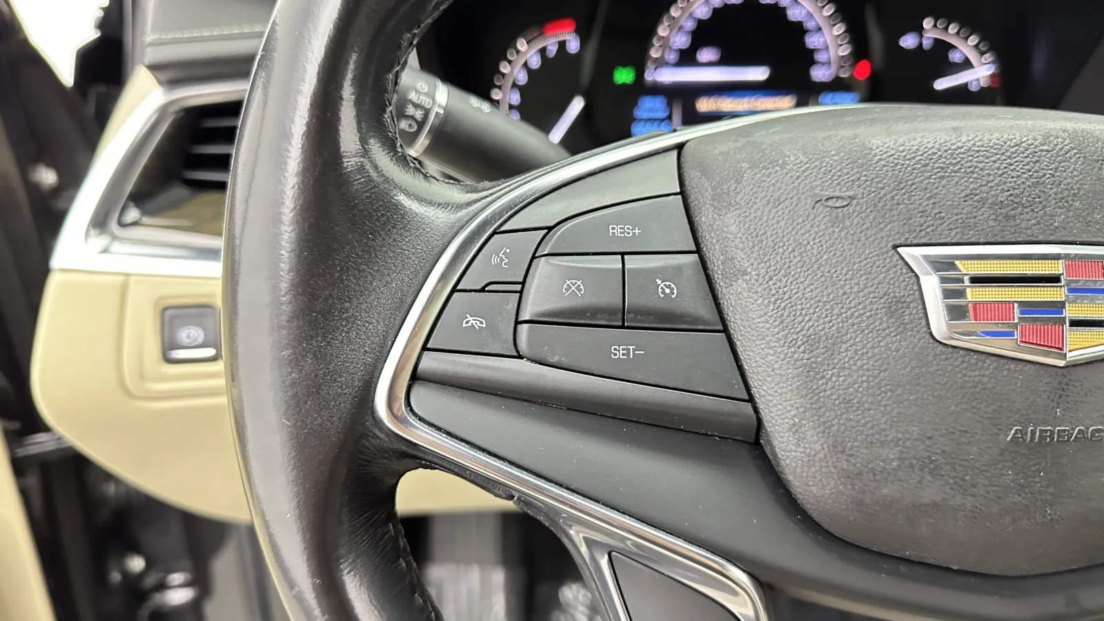 Cadillac XT5 photo 18