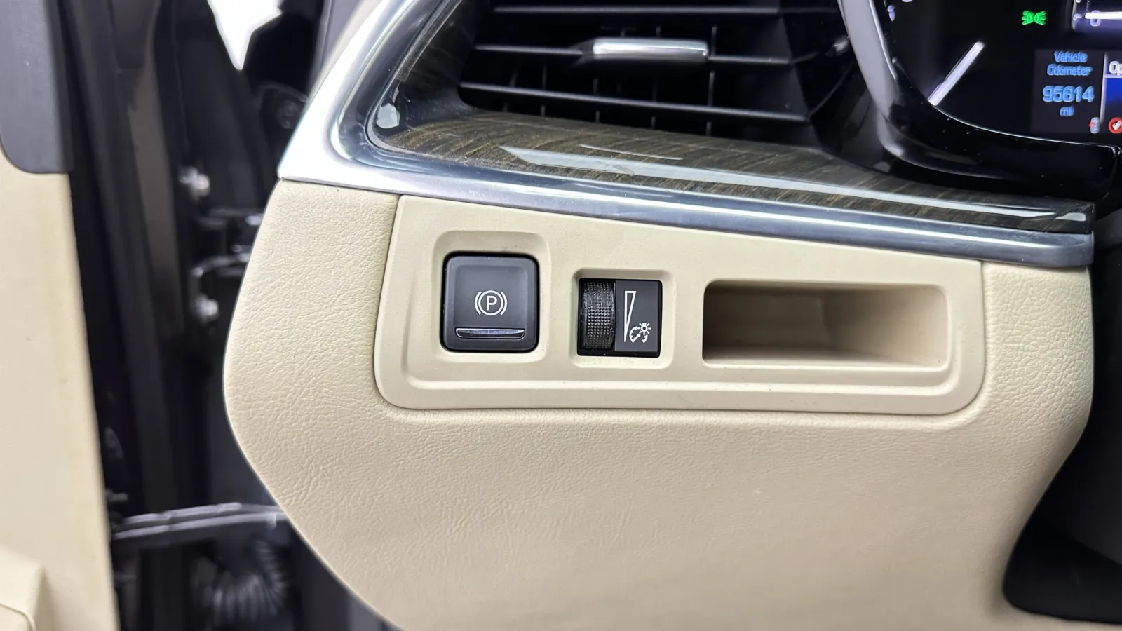 Cadillac XT5 photo 21