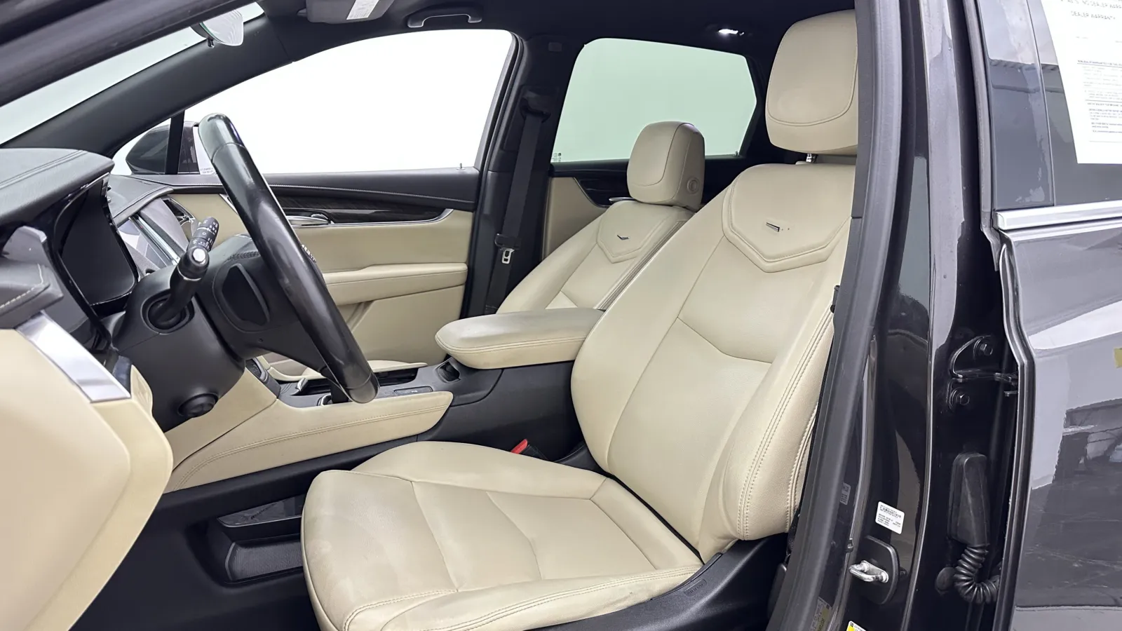 Cadillac XT5 photo 14