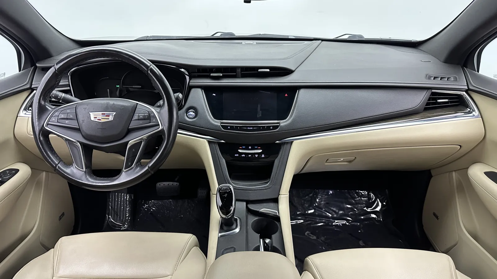 Cadillac XT5 photo 32