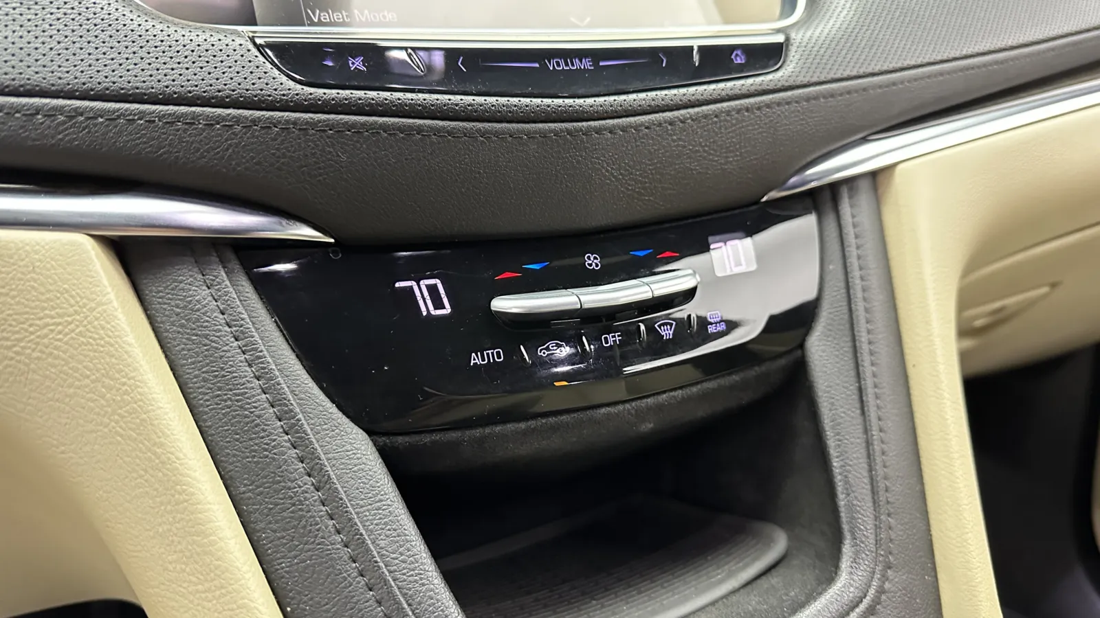 Cadillac XT5 photo 16
