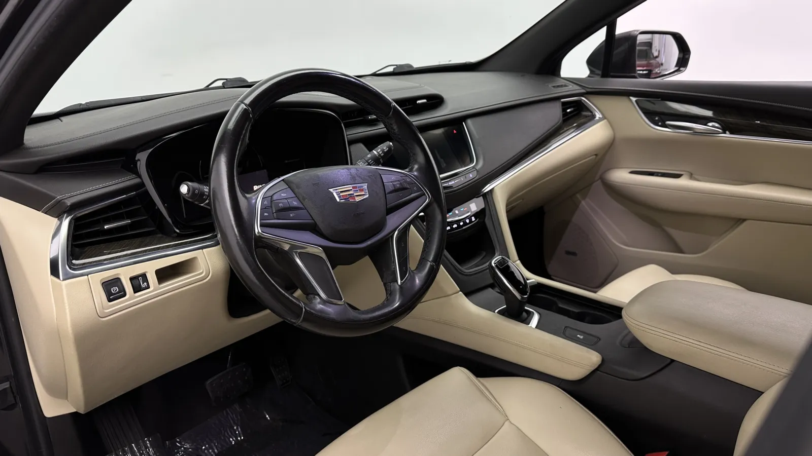 Cadillac XT5 photo 10