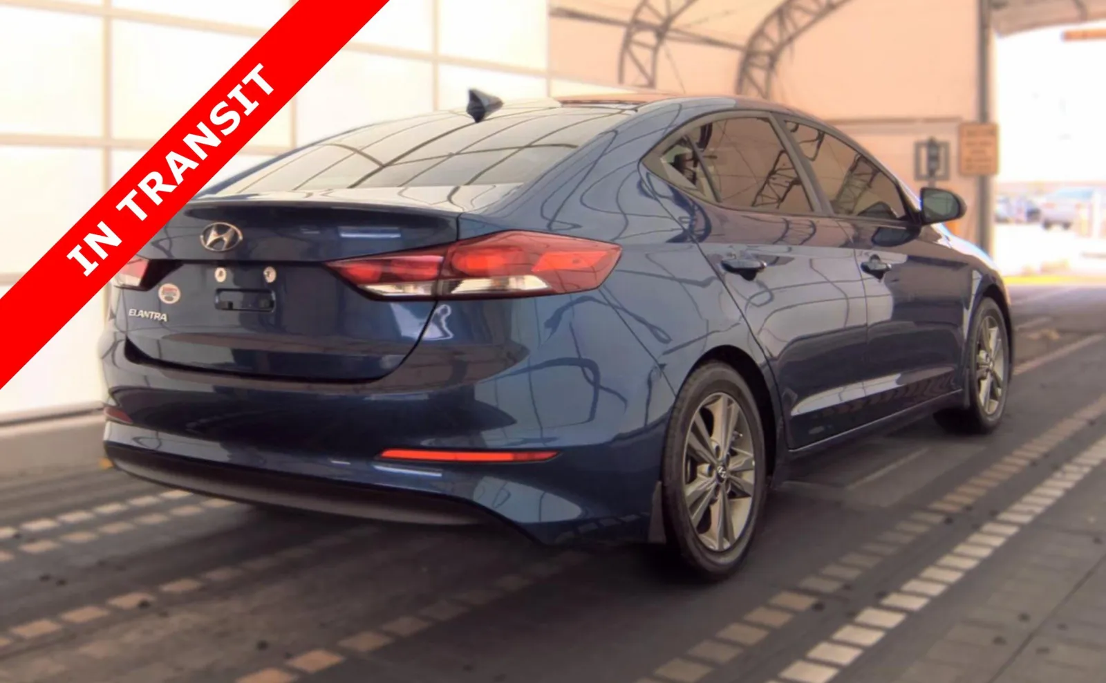 Hyundai Elantra photo 4