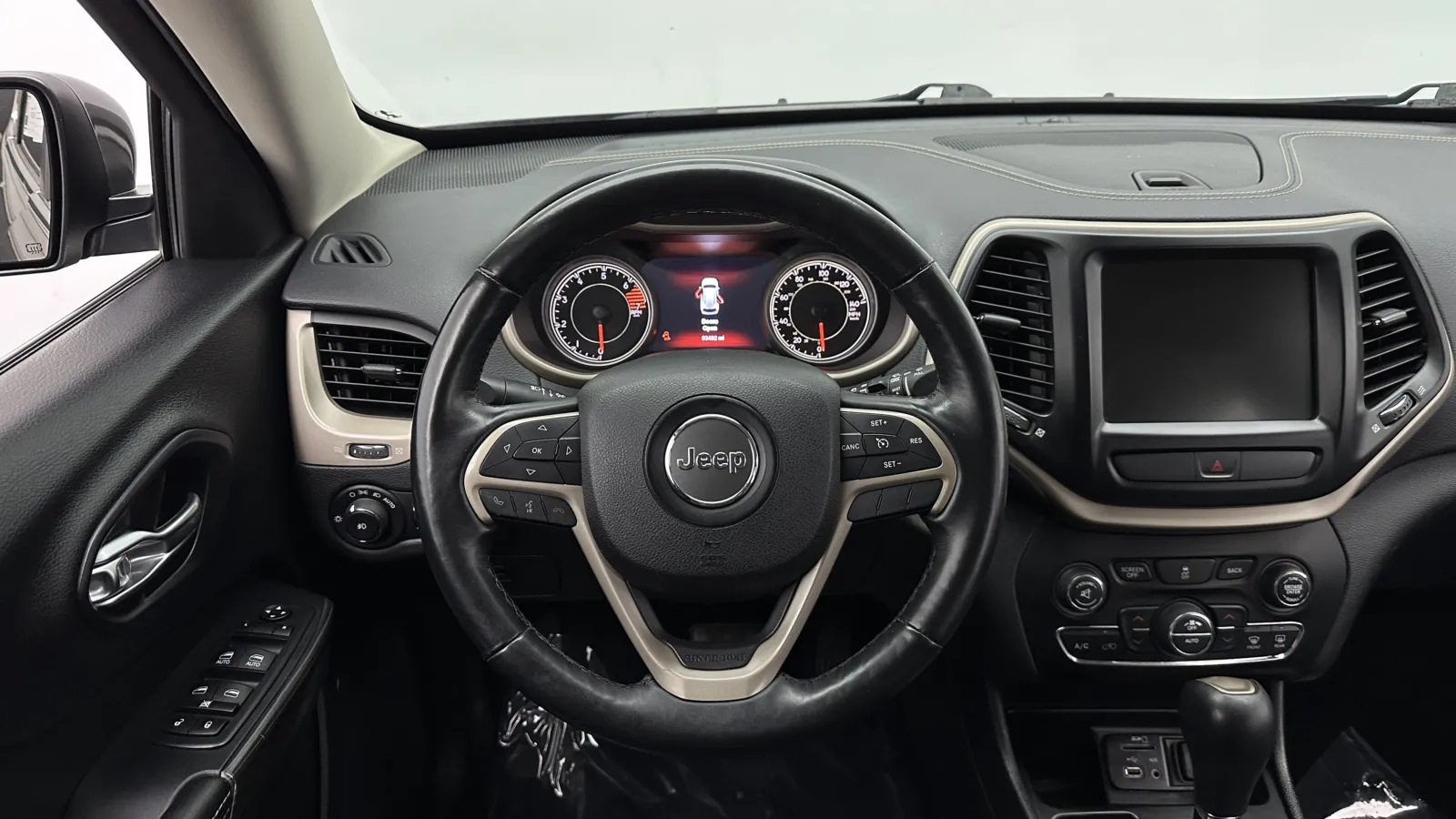 Jeep Cherokee photo 34