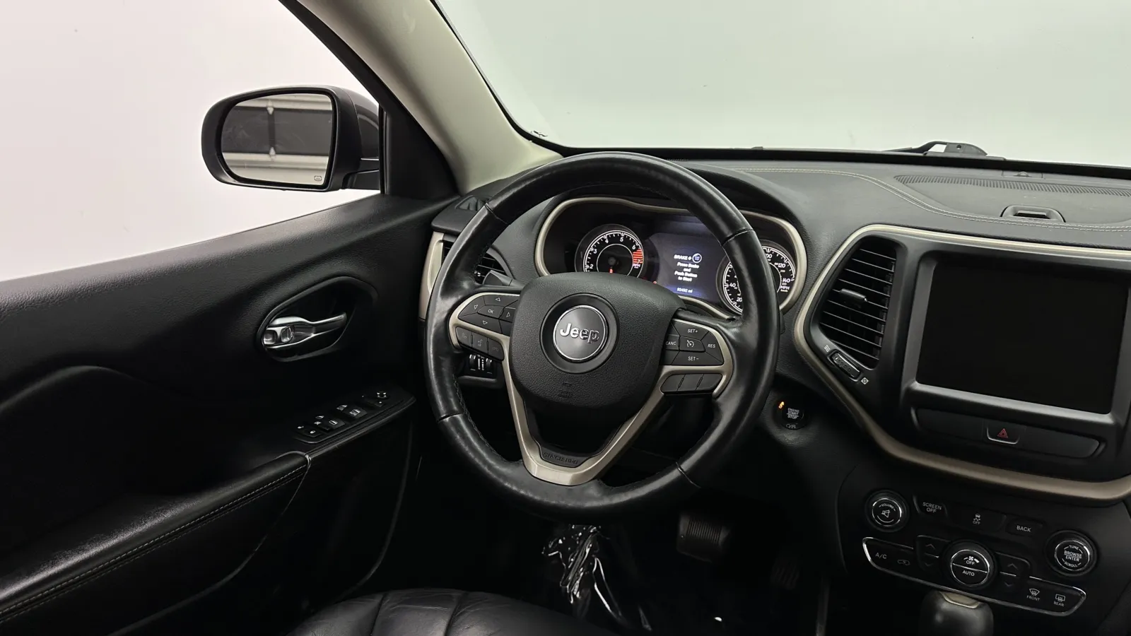 Jeep Cherokee photo 35