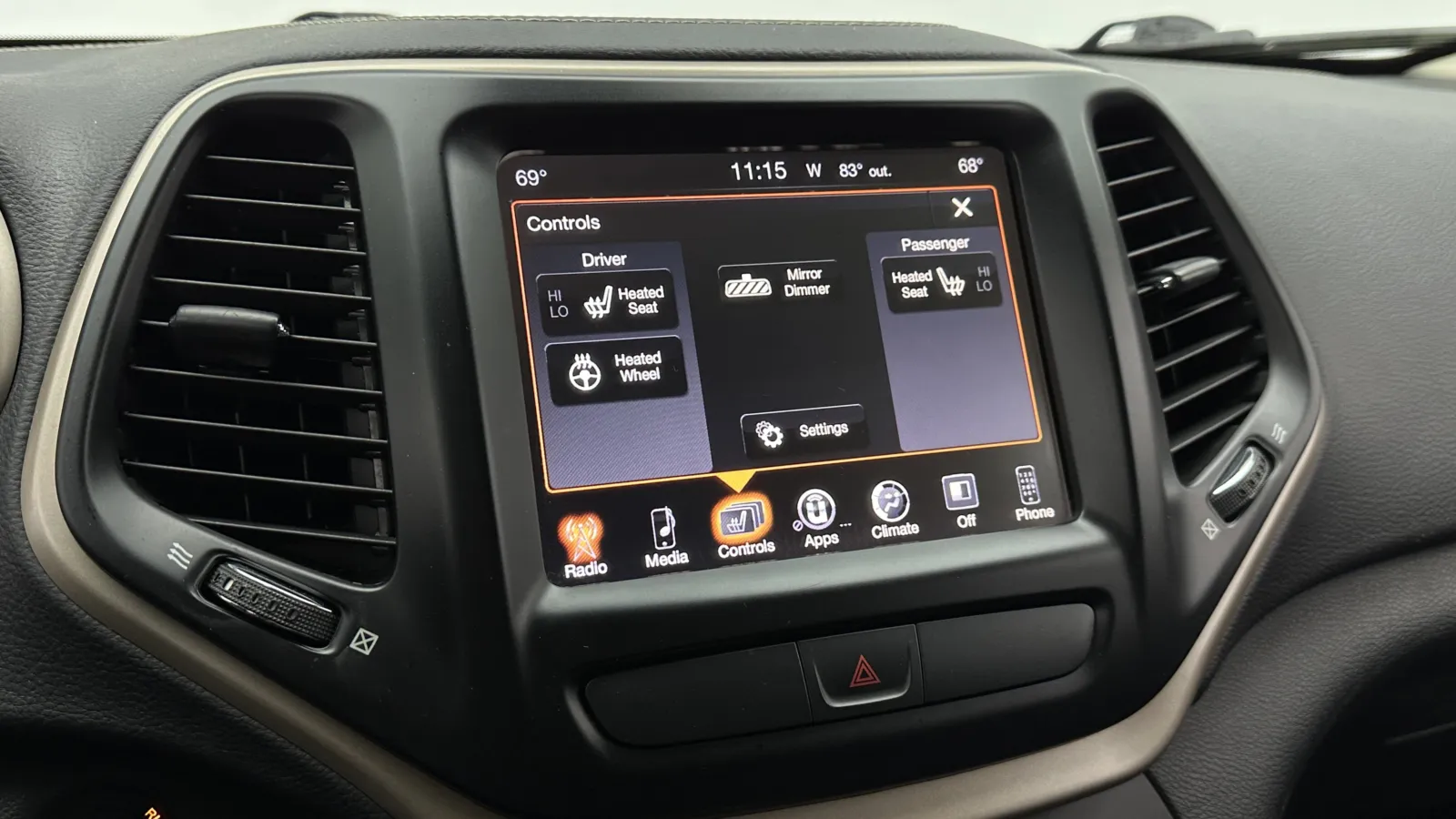 Jeep Cherokee photo 21