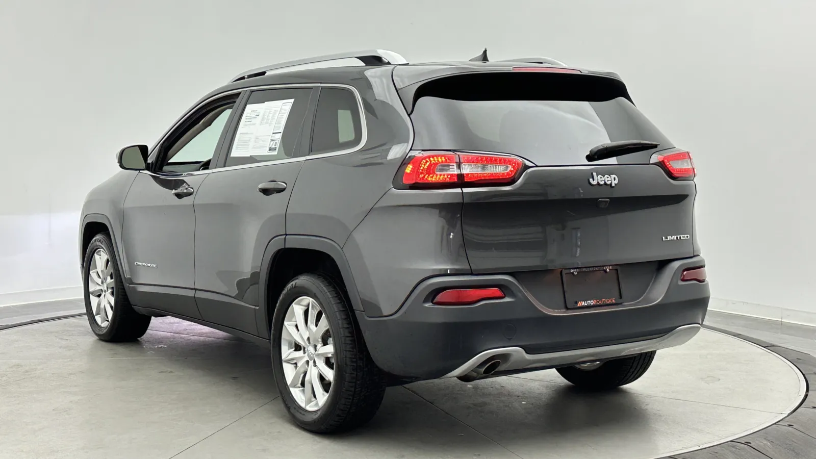 Jeep Cherokee photo 5