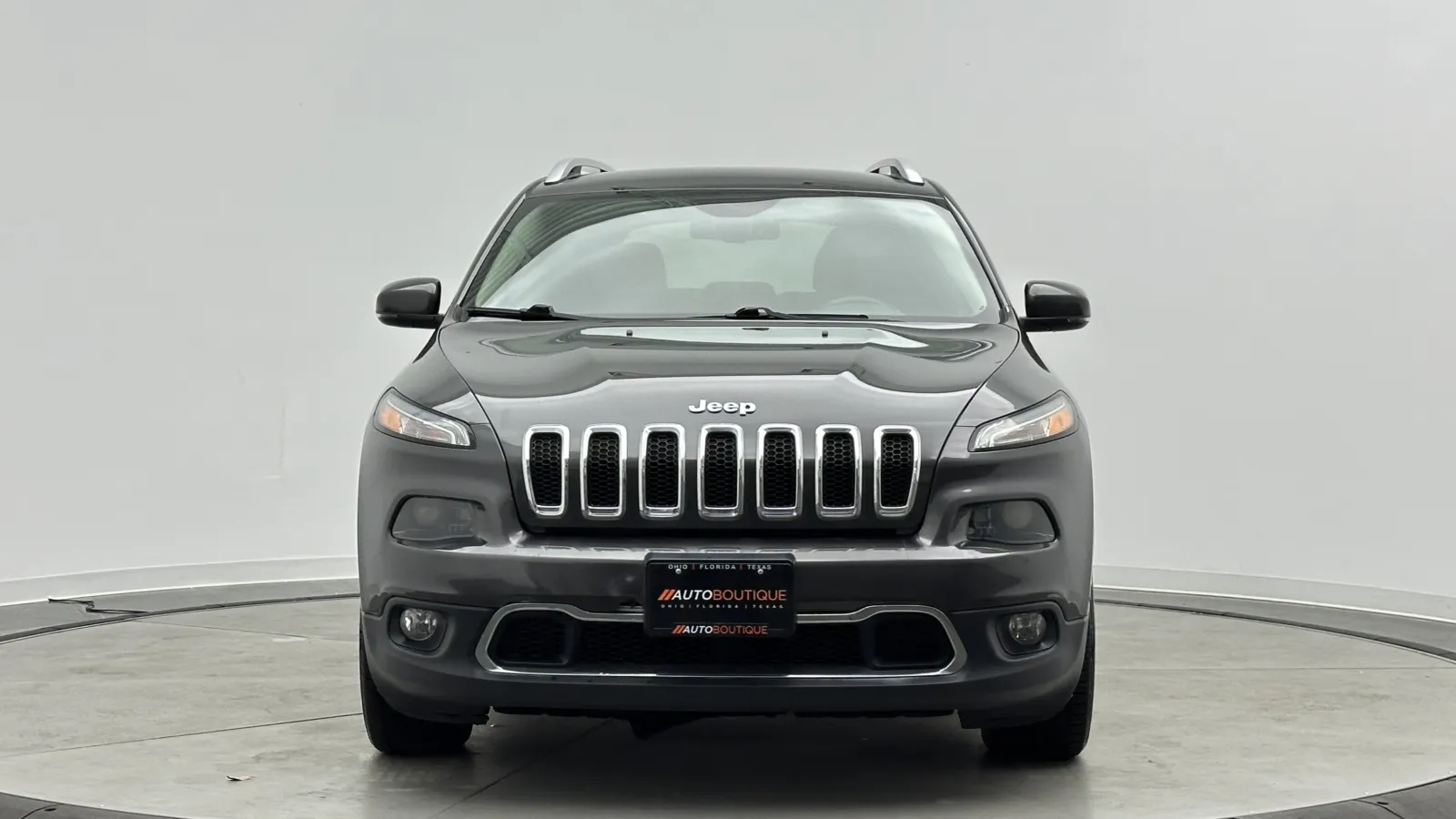 Jeep Cherokee photo 2