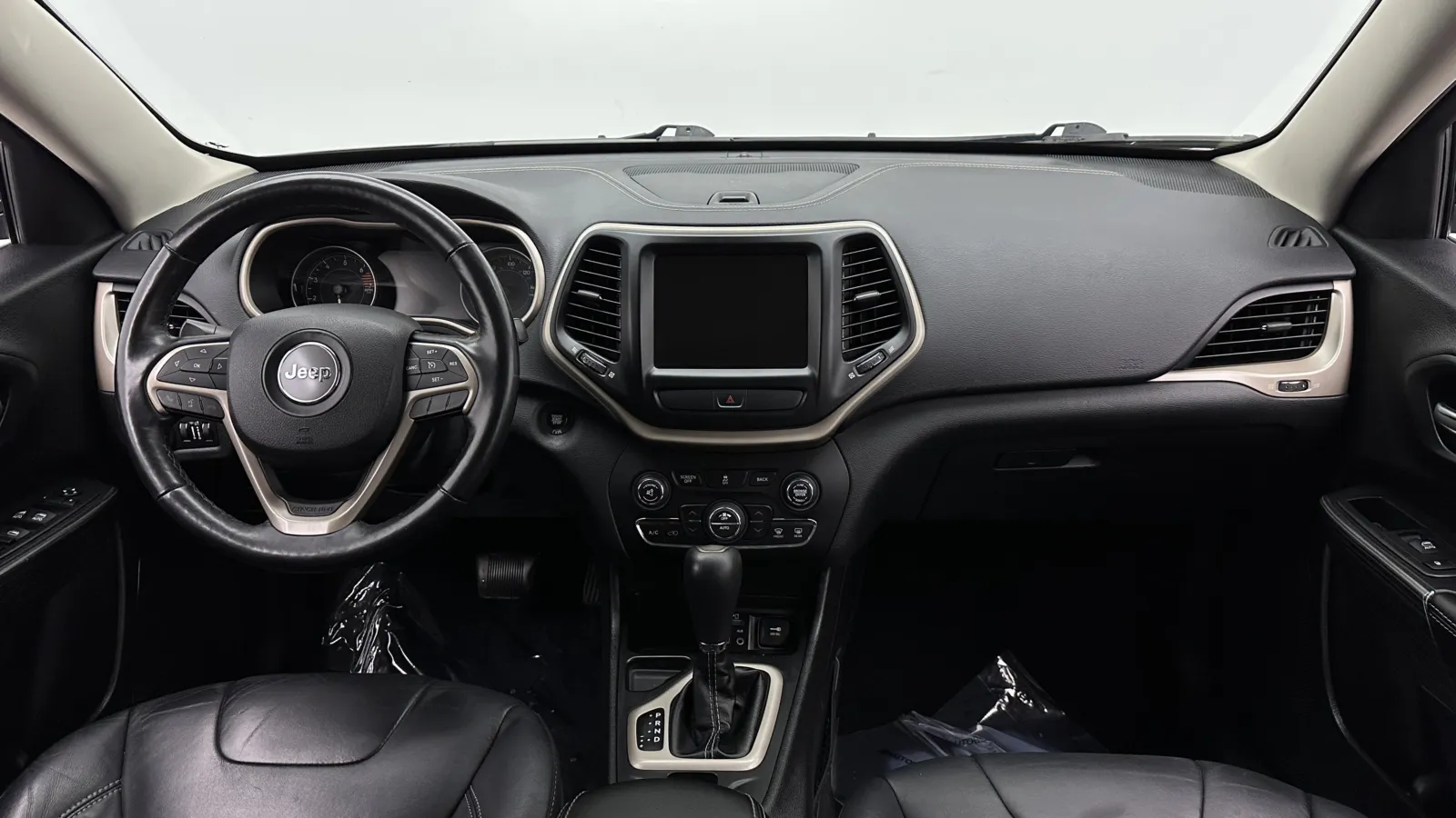 Jeep Cherokee photo 36