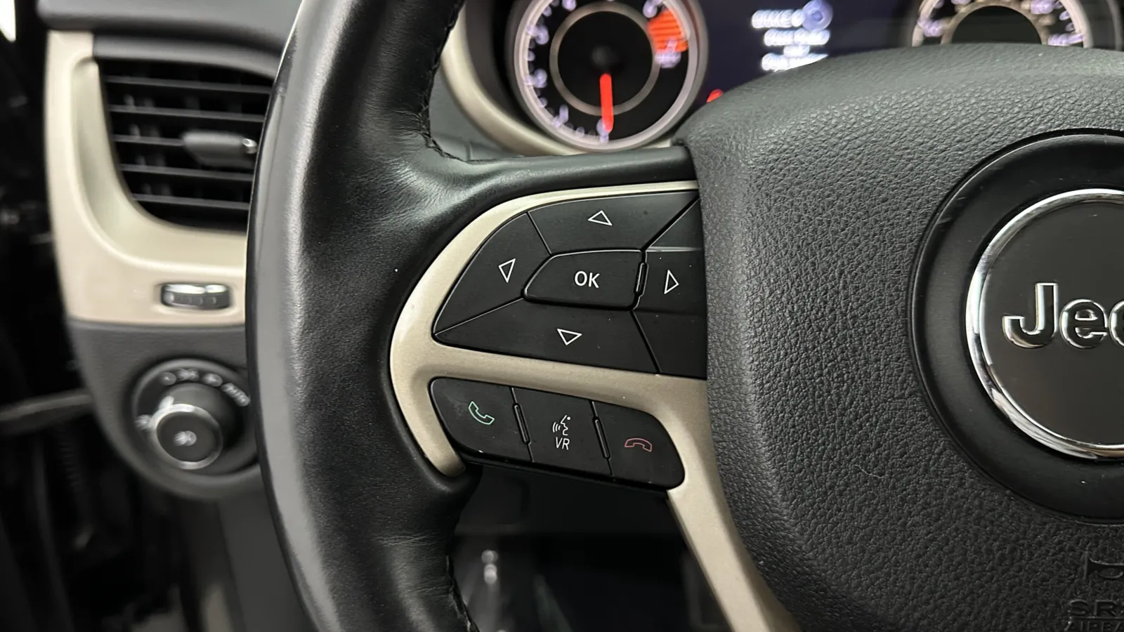 Jeep Cherokee photo 22