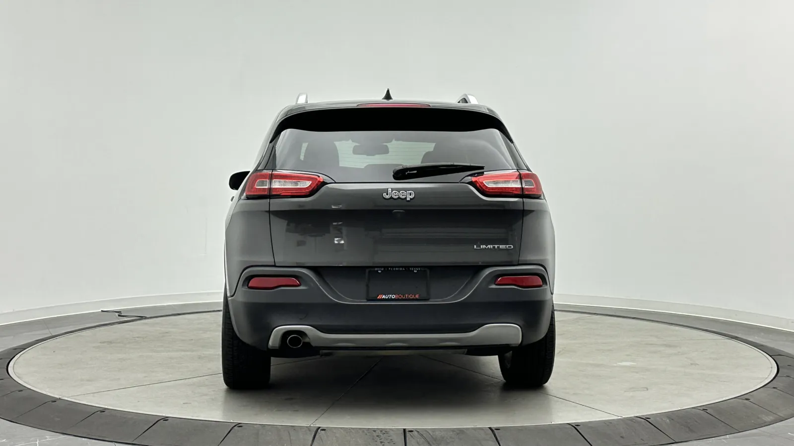 Jeep Cherokee photo 6