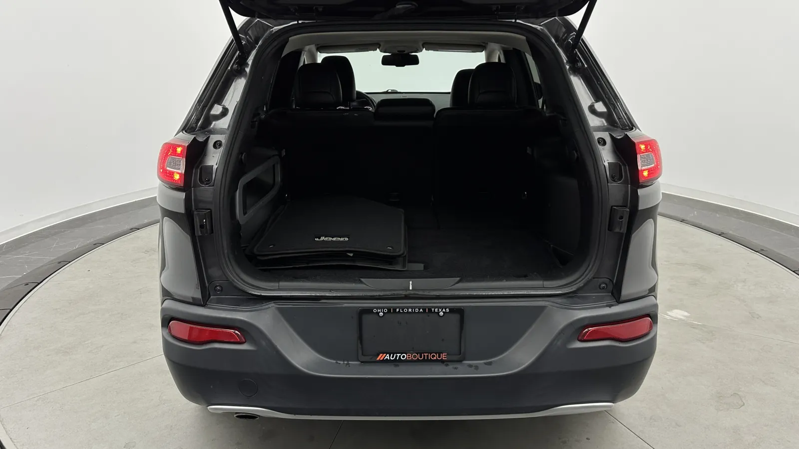 Jeep Cherokee photo 26
